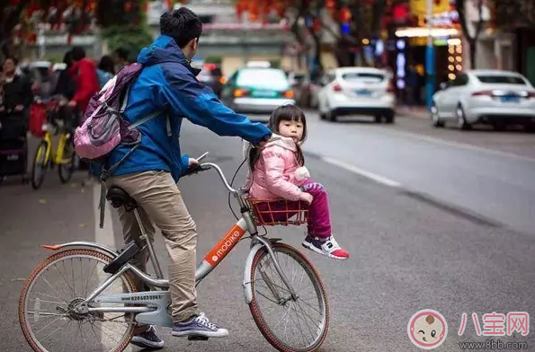 淘宝出现共享单车儿童座椅 把孩子推向路中央的杀手