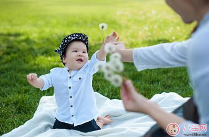 夏天带宝宝出去玩怎么防晒 夏天带小孩子出去防晒工具