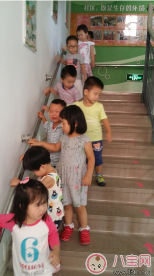 早教和幼儿园哪个好 有必要送孩子去幼儿园吗