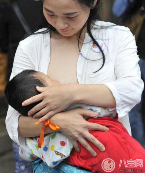 母乳喂养门道大 大多数人竟不知这样的母乳不能给孩子吃