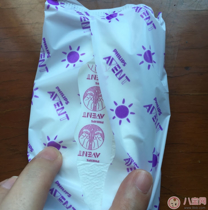 新安怡防溢乳垫怎么样好用吗 新安怡防溢乳垫吸水性测评使用