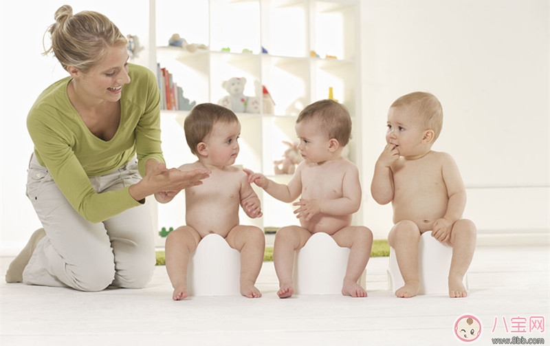 如何训练宝宝正确坐便盆 训练宝宝坐便盆注意事项