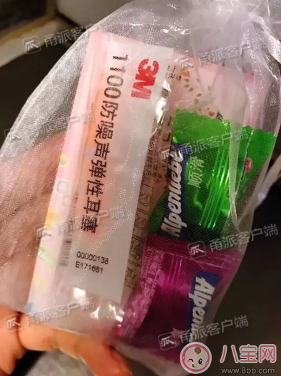 带孩子上飞机给大家发糖 带宝宝上飞机要注意什么