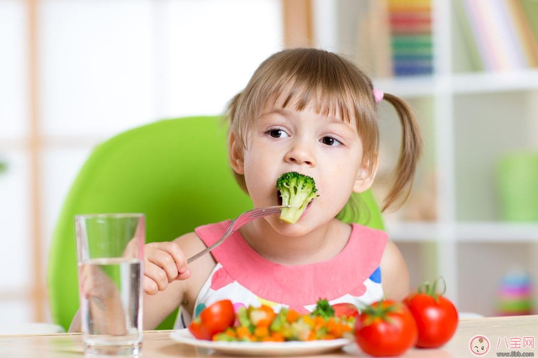 幼儿常见眼睛问题 哪些食物提升宝宝眼睛健康