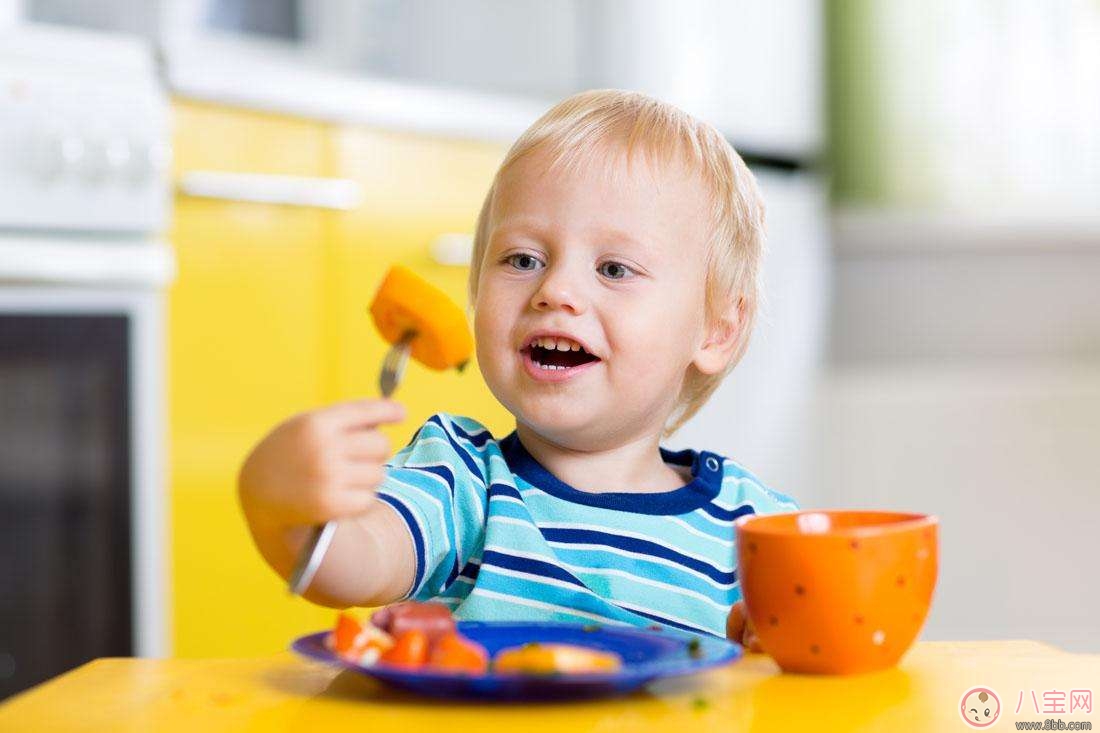 幼儿常见眼睛问题 哪些食物提升宝宝眼睛健康