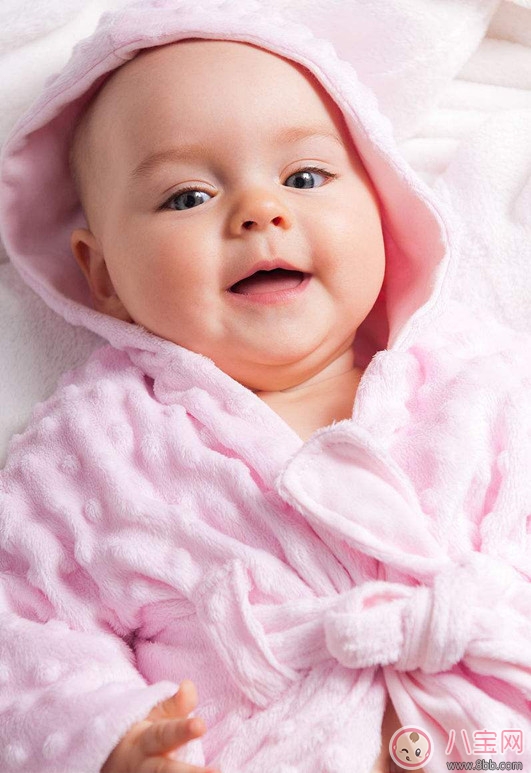 如何促进六个月宝宝动作智力发展 增加婴幼儿感官接收怎么做