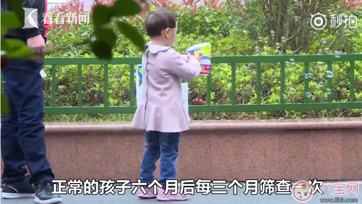 孩子长时间看电视眼睛会变小吗 小孩看电视时间太长变成眯眯眼怎么办