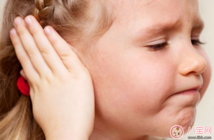 怎么看宝宝是不是中耳炎 宝宝中耳炎有哪些症状