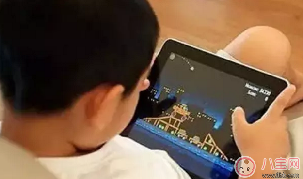 小孩经常玩ipad怎么保护眼睛 小孩看ipad指导时间