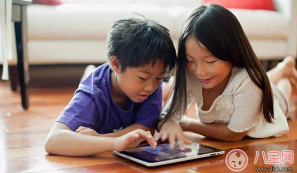 小孩经常玩ipad怎么保护眼睛 小孩看ipad指导时间