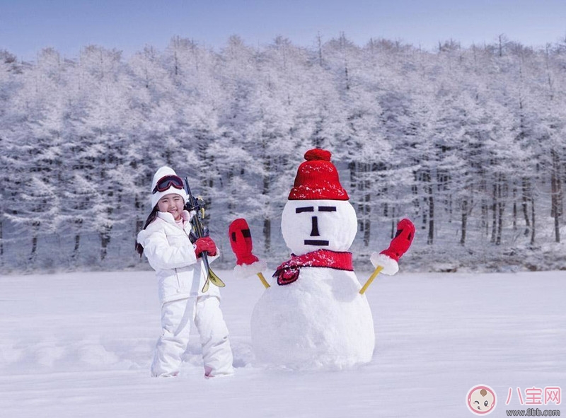 今日大雪带孩子看雪心情说说朋友圈  带小孩看雪说说短语朋友圈