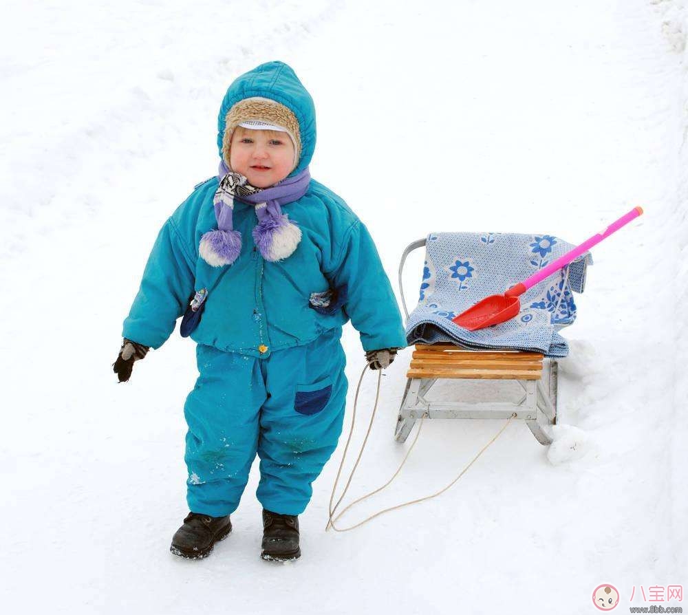 今日大雪带孩子看雪心情说说朋友圈  带小孩看雪说说短语朋友圈