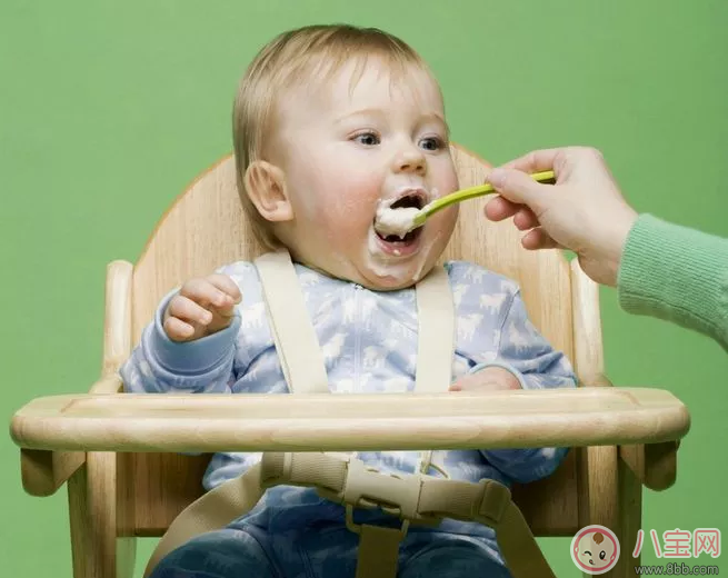 孩子|五个月大宝宝可以添加辅食吗 怎么给他吃辅食比较好