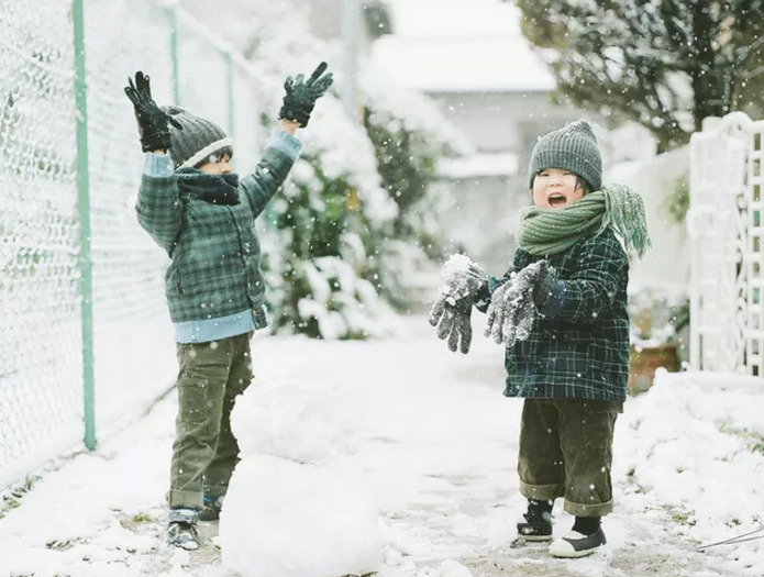 带娃看雪说说朋友圈心情 2018朋友圈发下雪天带宝宝看雪的心情句子