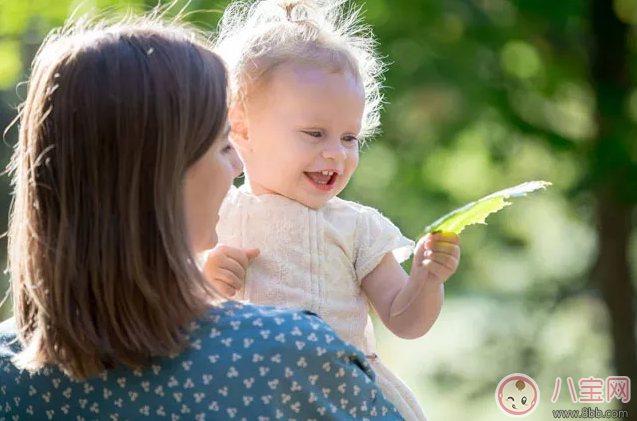 妈妈上班孩子特别黏自己怎么办 孩子问自己为什么不能带自己去上班怎么回答