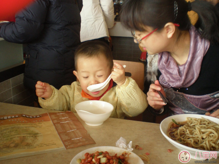 宝宝嘴太刁不吃菜怎么办 怎么让孩子不挑食