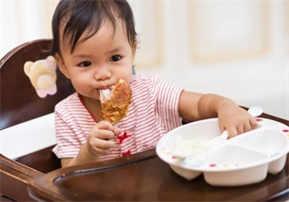 孩子吃泡芙会上火吗 孩子泡芙怎么吃比较好