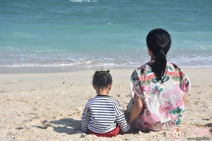 新年妈妈对孩子的祝福语说说 2018新年带孩子配图说说朋友圈