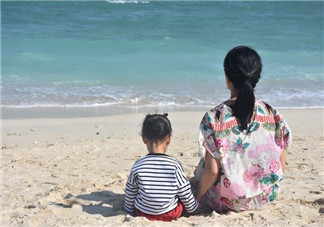 新年妈妈对孩子的祝福语说说 2018新年带孩子配图说说朋友圈