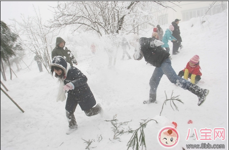 下雪了打雪仗怎么发朋友圈  2018下雪天打雪仗说说朋友圈带图