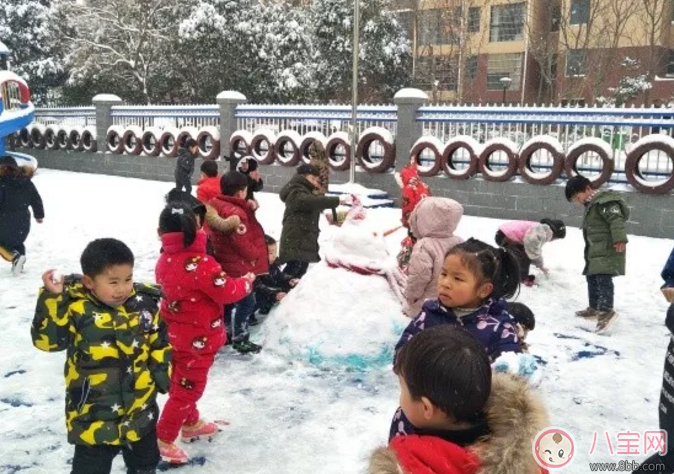 2018打雪仗说说朋友圈 打雪仗堆雪人怎么发朋友圈