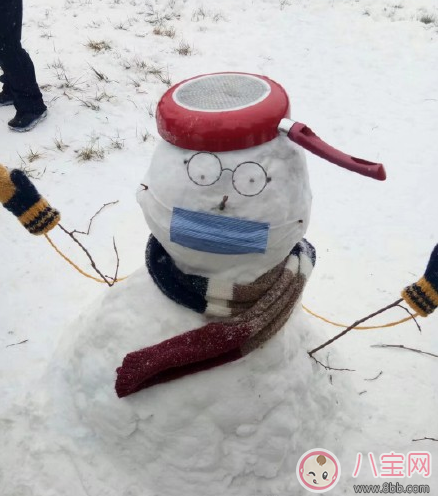 下雪天堆雪人的说说晒图 2018陪孩子堆雪人的说说朋友圈