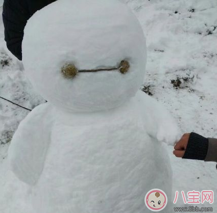 下雪天堆雪人的说说晒图 2018陪孩子堆雪人的说说朋友圈