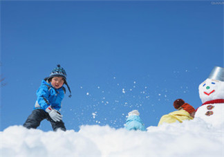 下雪了打雪仗怎么发朋友圈  2018下雪天打雪仗说说朋友圈带图