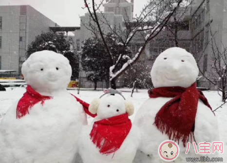 2018堆雪人图片说说 陪孩子堆雪人心情说说朋友圈