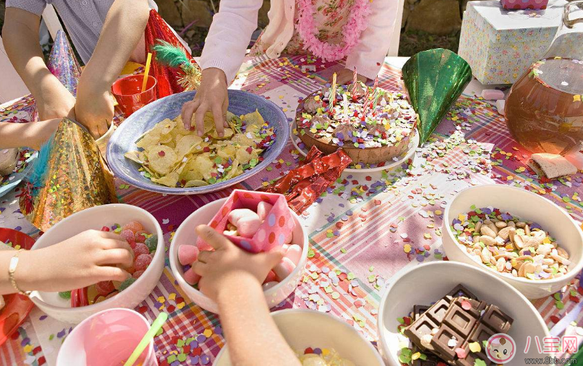 孩子吃零食有哪些潜在问题 孩子爱买零食怎么办