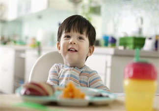 给家人做饭幸福的句子 晒给孩子做饭的说说怎么写好