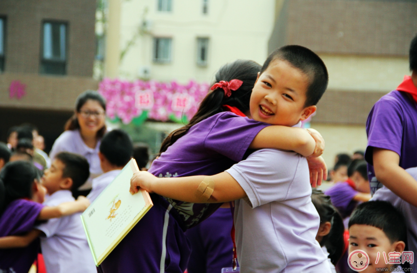 孩子|鼓励孩子说什么话比较好 怎么鼓励孩子比较有效