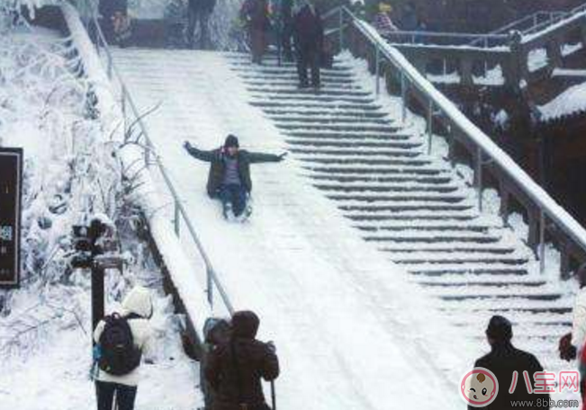 有关路滑的说说朋友圈 下雪天路好滑句子心情感概