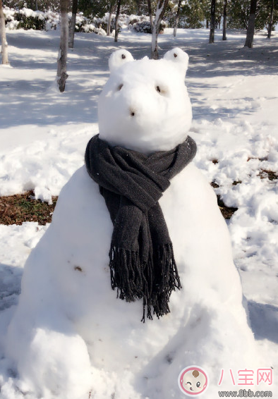 下雪天孩子开心地玩雪的说说 描写冬天玩雪的心情句子