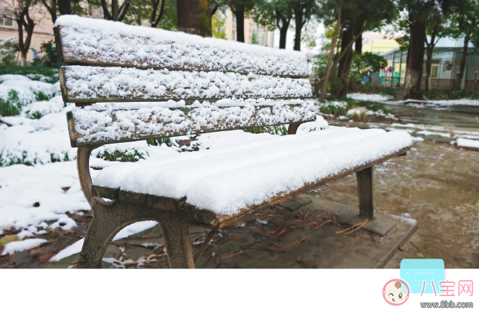 形容2018第一场雪的心情 表达下雪的经典的说说朋友圈