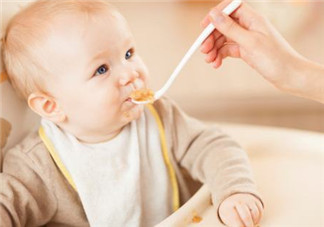 宝宝总是呛食怎么办 预防宝宝呛食小妙招