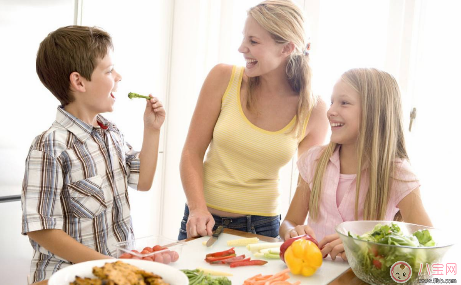 育儿|孩子天天吃太饱会有什么不好 孩子应该吃得太饱吗