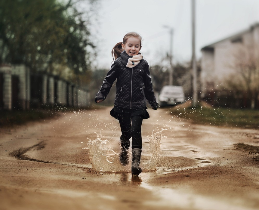 家长雨天接送孩子的心情说说 2018下雨天送孩子上学的句子说说朋友圈