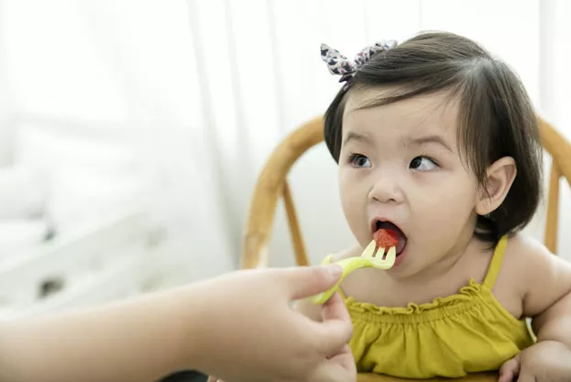 孩子在幼儿园吃饭最后一名怎么办 孩子在幼儿园吃饭慢解决方法2018