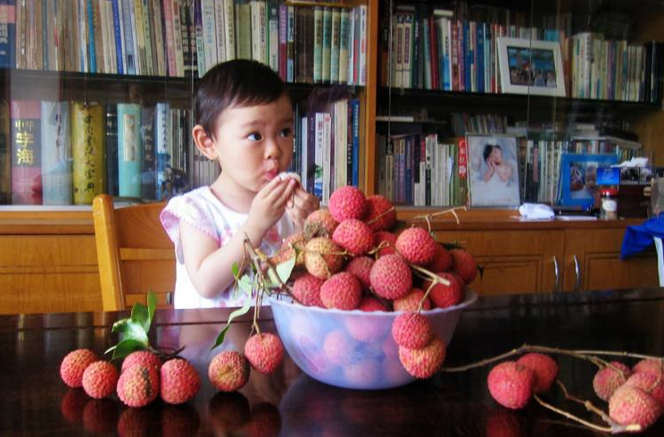 孩子吃荔枝会得荔枝病吗 孩子吃荔枝会死是真的吗2018