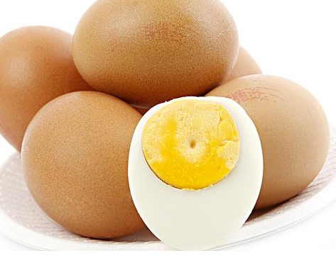 蛋黄和蛋白哪个营养价值高 鸡蛋一天最多吃几个