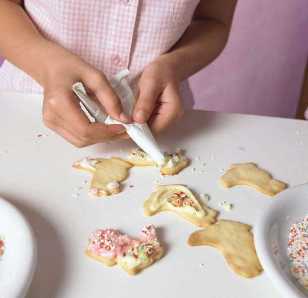 孩子|孩子吃手指饼干会有危险吗 孩子吃手指食物要注意什么