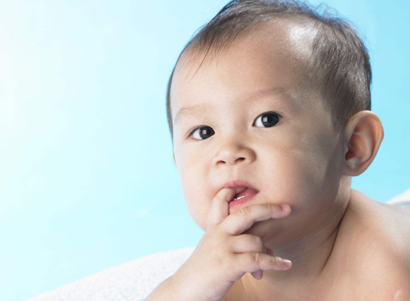 孩子|孩子吃手指饼干会有危险吗 孩子吃手指食物要注意什么