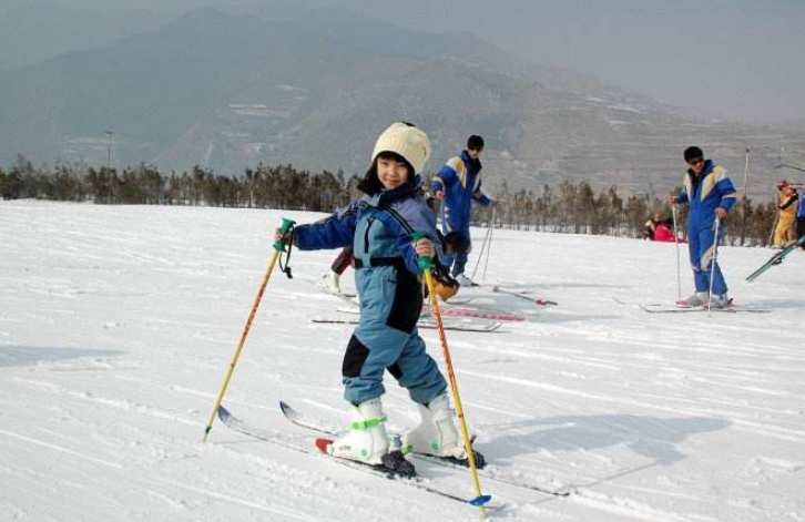 男孩滑雪遭遇雪崩是怎么回事 男孩遭遇雪崩生还了吗