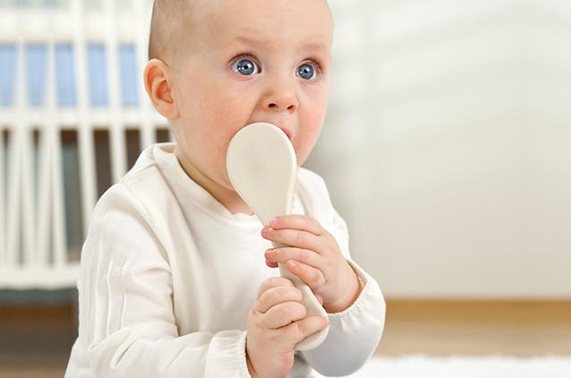 异食癖|儿童异食癖是什么原因 孩子出现异食癖怎么办