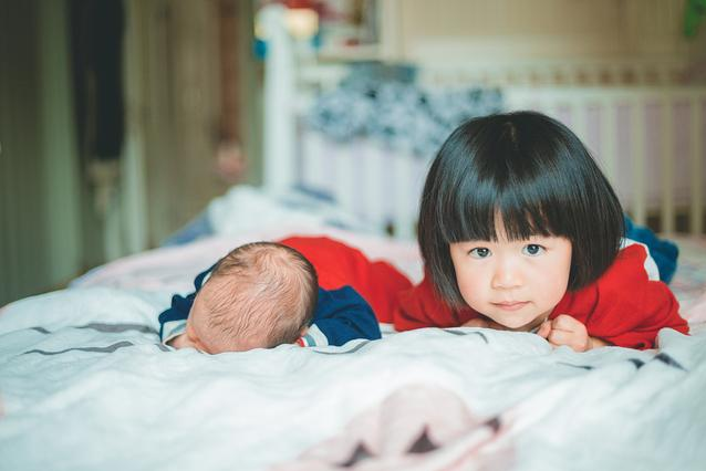 生完二胎大宝不听话是怎么回事 怀孕生二胎怎么照顾大宝的感受