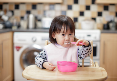 你会给孩子暴力断奶吗  如何科学给孩子断奶