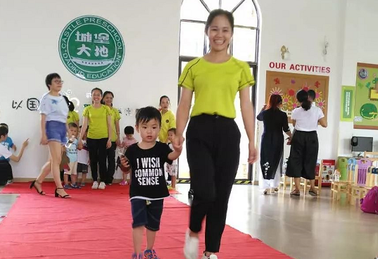 幼儿园母亲节活动现场报道2019 幼儿园母亲节活动新闻稿