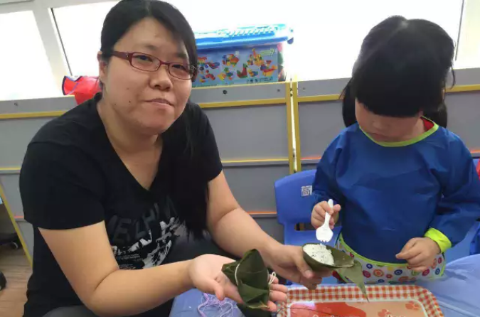 幼儿园端午节|2019幼儿园端午节包粽子活动报道 幼儿园端午节活动新闻报道