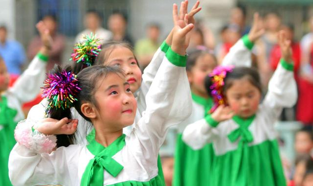 六一儿童节|六一儿童节孩子表演的说说 孩子表演家长发表说说